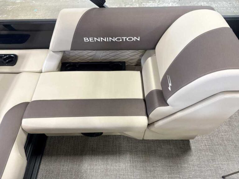 2026 Bennington 22SSB - SPS - Blackout US-ETWS7549H526 [photo 7]